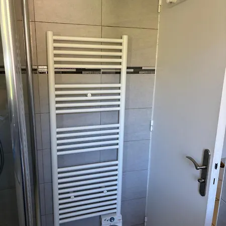 Bel T2 Au Calme - Les Résidences De Saint-clair à 6min à Pieds De La Très Belle De St Clair - Parking, Clim, Wifi Apartamento Le Lavandou